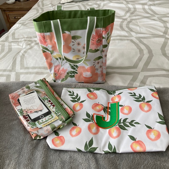 thirty-one Handbags - Thirty One 3 piece Peaches n Cream + Spring Floral. NWTS. Spring Green & Orange.